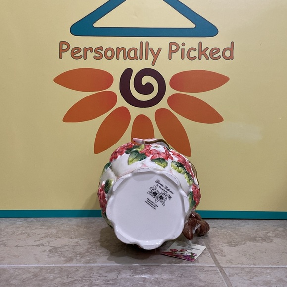 Corner Ruby Pitcher - Picture 7 of 9